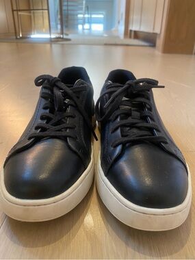 Clarks Black Genuine Leather Sneakers with White Cupsole Men’s size 9